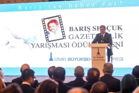 25-baris-selcuk-gazetecilik-odulleri-sahiplerini-buldu-tugay-basin-ozgurlugunun-ve-demokrasinin-tarafindayiz.jpg