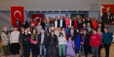 3-aralik-dunya-engelliler-gununde-engelliler-ve-aileleri-bulustu-gonullerince-eglendi.jpg