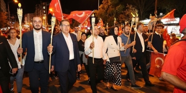 30-agustos-zafer-bayrami-dolayisiyla-fener-alayi-duzenlendi.jpg