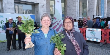 310-bin-fide-niluferde-vatandaslara-dagitildi.jpg