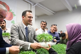 400-bin-yazlik-fide-ureticiyle-bulusuyor.jpg