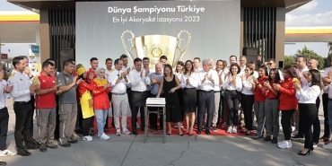 adanadan-bir-dunya-sampiyonu.jpg