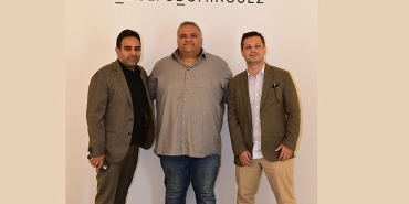 adolfo-dominguez-turkiyedeki-ilk-magazasinin-acilisini-gorkemli-bir-etkinlikle-kutladi.jpg