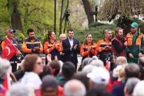ahmed-arif-parkinda-1-mayis-isci-bayrami-kutlandi.jpg