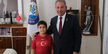 ahmet-emreden-baskan-nurluya-bisiklet-alani-talebi.jpg