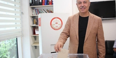 ak-parti-karsiyaka-ilce-baskani-av-selahattin-kose-8-olagan-ilce-delege-secimlerini-buyuk-bir-katilim-ve-cosku-ile-tamamladiklarini-soyledi.jpg