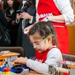 Akbank, Dönüşümde Gelecek Var ile   On Binlerce Çocuğun   Eğitim Deneyimini İyileştiriyor