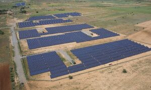 akfen-yenilenebilir-enerjiden-bir-haftada-66-mw-gucunde-uc-hibrit-gunes-santrali-yatirimi-anlasmasi-3NdghhCq.jpg