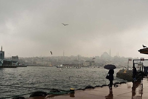 akomdan-istanbul-icin-kuvvetli-yagis-uyarisi.jpg