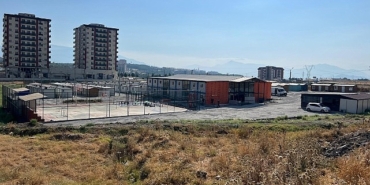 aksigorta-deprem-bolgesine-yardimlarini-surduruyor.jpg