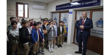 aliaga-belediyesi-zabita-mudurlugu-minik-misafirlerini-agirladi.jpg