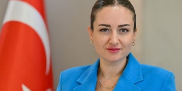 antalya-buyuksehir-belediyesi-baskan-vekili-busra-ozdemirin-cumhuriyet-bayrami-mesaji.jpg