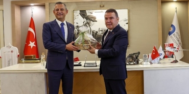antalya-buyuksehir-belediyesi-kurakliga-dayanikli-antep-fistigi-tarimsal-kalkinmaya-destek-saglayacak.jpg