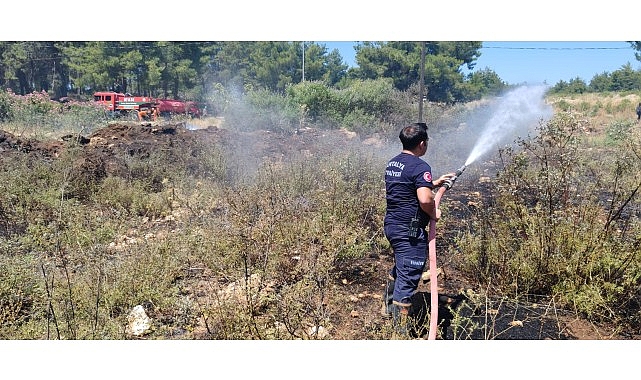 antalya-buyuksehir-itfaiyesinden-orman-yanginlarina-mudahale.jpg