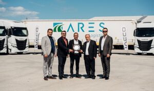 ares-logistics-50-adetlik-iveco-s-way-siparisinin-11-adetini-teslim-aldi-SbTSccNf.jpg