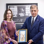 arjantin-baskonsolosu-vivastan-baskan-tugaya-ziyaret.jpg