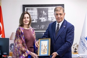 arjantin-baskonsolosu-vivastan-baskan-tugaya-ziyaret.jpg
