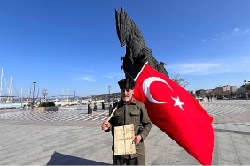 avcilardan-yola-cikan-turk-bayragi-canakkaleye-ulasti.jpg