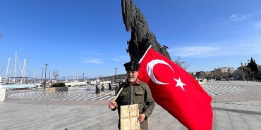 avcilardan-yola-cikan-turk-bayragi-canakkaleye-ulasti.jpg
