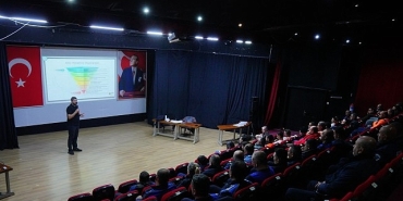 ayvalikta-cevre-hamlesi-atik-getirme-merkezi-icin-egitim-basladi.jpg