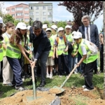 bagcilarin-cocuklarindan-sifir-atik-gosterisi.jpg
