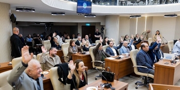 balcova-belediyesi-2025-yili-faaliyet-raporu-oy-cokluguyla-kabul-edildi.jpg