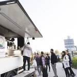 Balçova Belediyesi’nden Soğuk Havaların Gönül Isıtan Dokunuşu: Metro Durağında Çorba İkramı