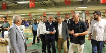 balik-sezonu-basladi-denizde-palamut-bollugu-esnafin-yuzunu-guldurdu.jpg