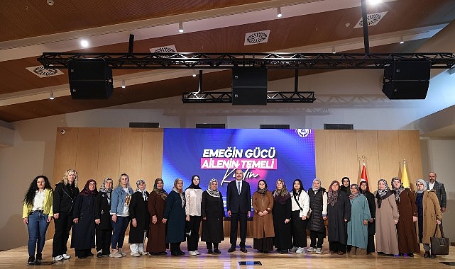 baskan-altay-aile-yili-kapsaminda-ilcelerden-gelen-hanimlarla-bulustu.jpg