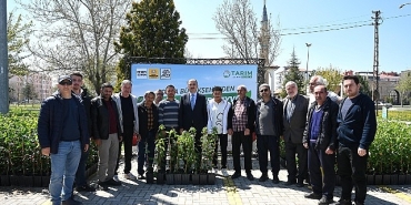 baskan-altay-bu-yil-ciftcimize-31-420-meyve-fidani-desteginde-bulunduk.jpg