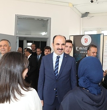 baskan-altay-universite-tercihi-yapacak-ogrencileri-konyaya-davet-etti.jpg