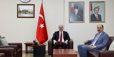 baskan-altay-vali-akina-hayirli-olsun-ziyaretinde-bulundu.jpg