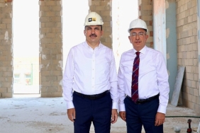 baskan-altay-ve-baskan-kavus-godene-mahallesinde-insaati-suren-buyuksehir-genclik-kampusunu-inceledi.jpg