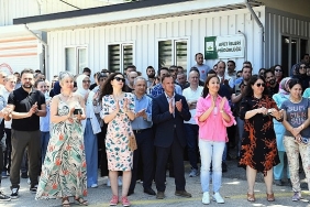 baskan-aydin-mesai-arkadaslariyla-bayramlasti.jpg