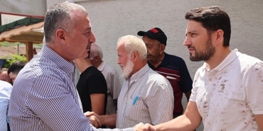 baskan-buyukakin-gebze-kadillida-vatandaslarla-bulustu-hizmetlerimizi-kentin-her-kosesine-kadar-tasiyoruz.jpg
