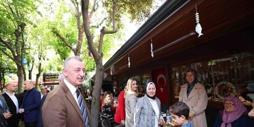 baskan-buyukakin-gebzede-kadin-esnaflarla-bulustu.jpg