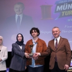 Başkan Büyükakın, gençlerin münazarasından çok etkilendi: “Yarınlarımız emin ellerde”