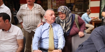 baskan-buyukakin-her-adimi-esnafla-paylasiyor.jpg