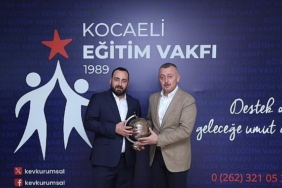 baskan-buyukakin-kevi-ziyaret-etti.jpg