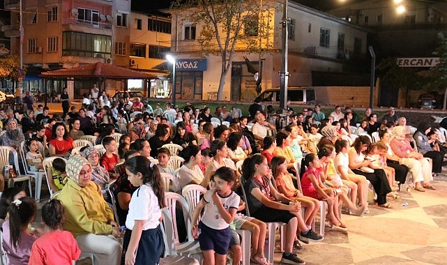 baskan-cercioglu-yenipazarda-vatandaslari-acik-hava-sinemasi-ile-bulusturdu.jpg