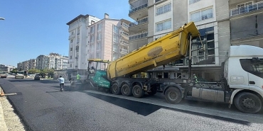 baskan-cercioglundan-efelerde-yol-yenileme-calismasi.jpg