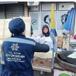 Başkan Çerçioğlu’ndan Vatandaşlara ve Pazarcı Esnafına Sıcak İkram