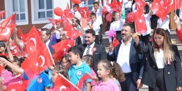 baskan-cirpanoglu-ilkogretim-haftasi-kutlama-programina-katildi.jpg