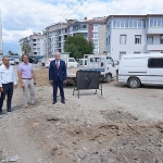 baskan-deveciler-pazarbsi-caddesinde-incelemelerde-bulundu.jpg
