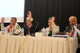 baskan-deveciler-t-c-cevreci-belediyeler-birligi-baskanligina-yeniden-secildi.jpg