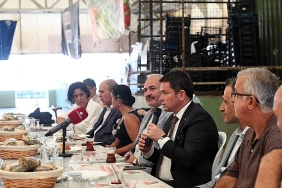 baskan-erkan-aydin-dikkaldirimda-vatandasla-bulustu.jpg