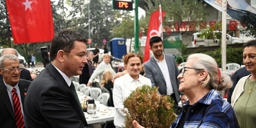 baskan-erkan-aydin-gonullere-dokundu.jpg
