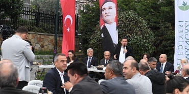 baskan-erkan-aydin-yenibaglar-mahallesini-ziyaret-etti.jpg