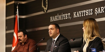 baskan-erman-uzun-mecliste-bir-yili-degerlendirdi-yeni-projelerin-mujdesini-verdi.jpg