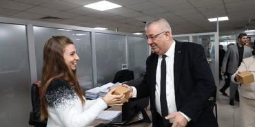 baskan-ertastan-personelin-yeni-yilini-kutladi.jpg